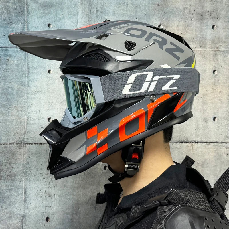 Motorcycle Helmet with free Gloves and Mask