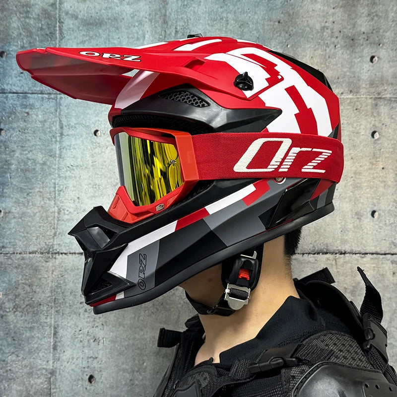 Motorcycle Helmet with free Gloves and Mask