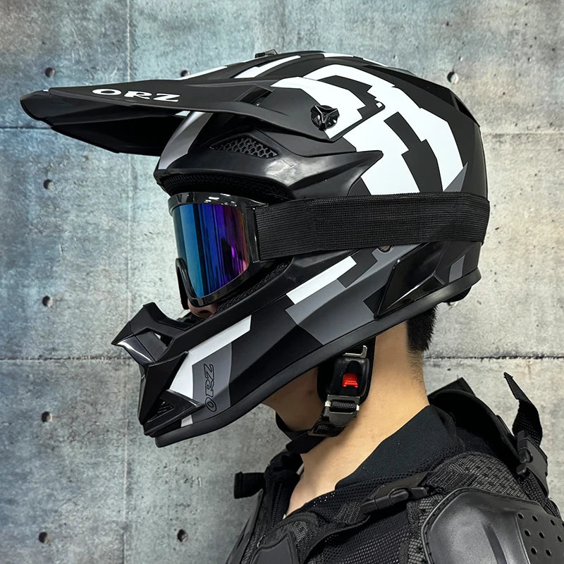 Motorcycle Helmet with free Gloves and Mask